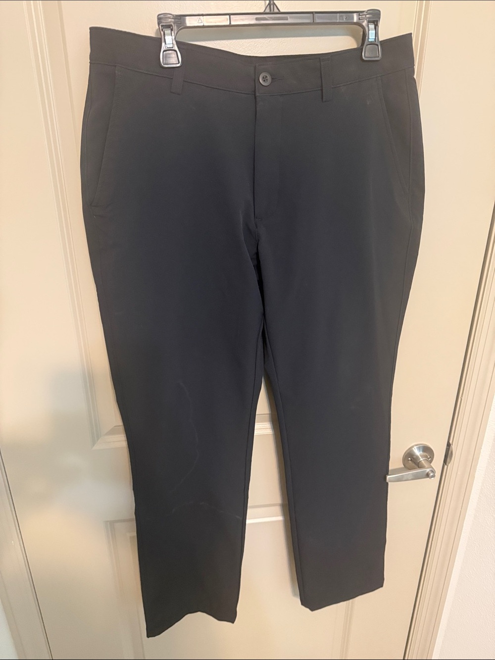Under Armour Men's Black Chino-Style Performance Pants 36/32